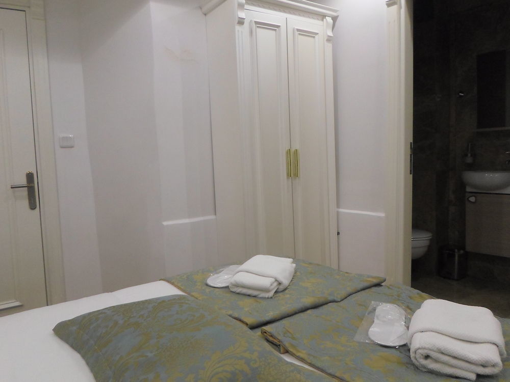 La Petite Maison Hotel Istanbul Exterior photo